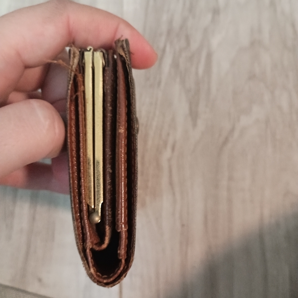 Authentic LOUIS VUITTON Vienois Wallet Kiss Lock Brown - Picture 7 of 16